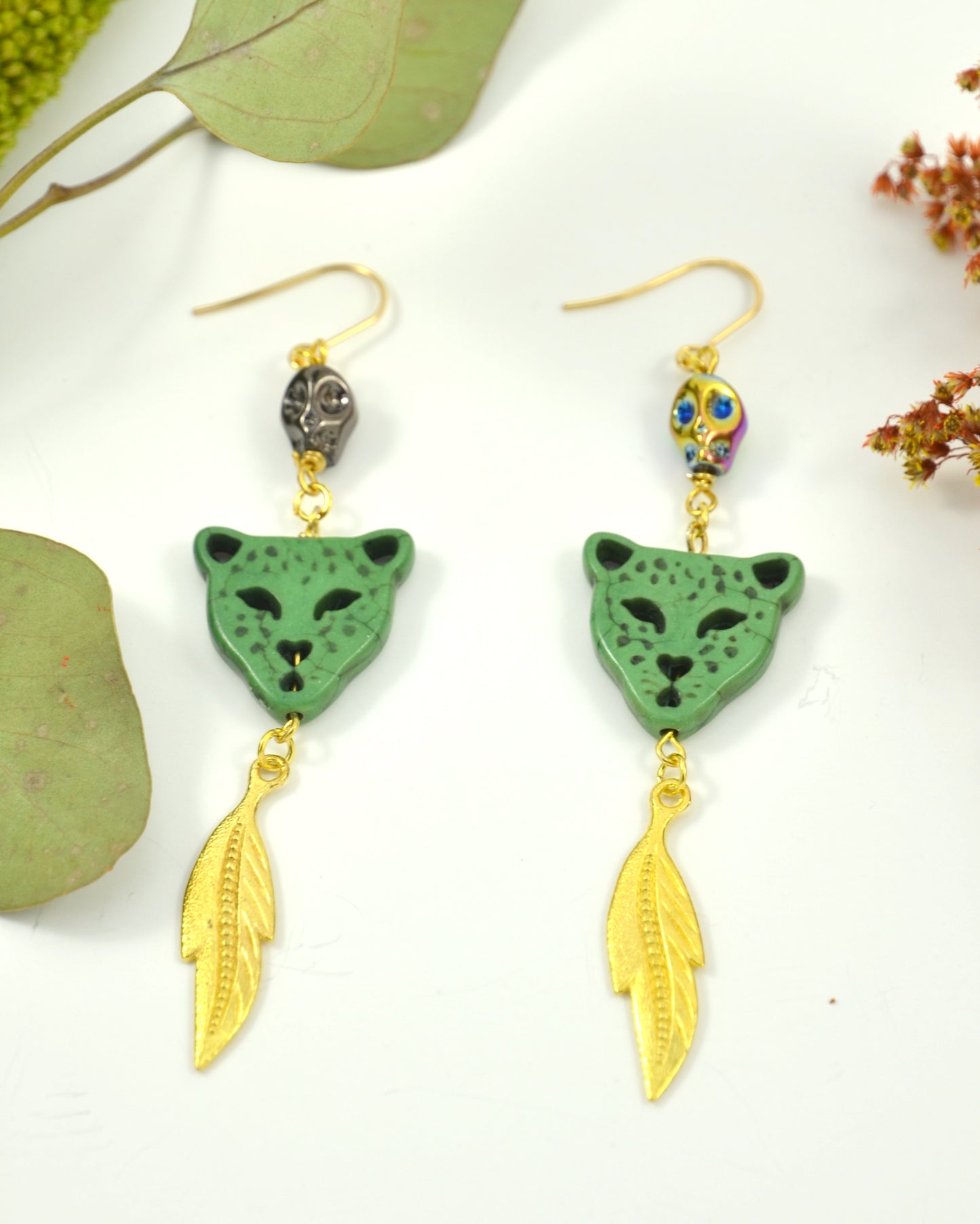Green Leopard Feather dangling earrings