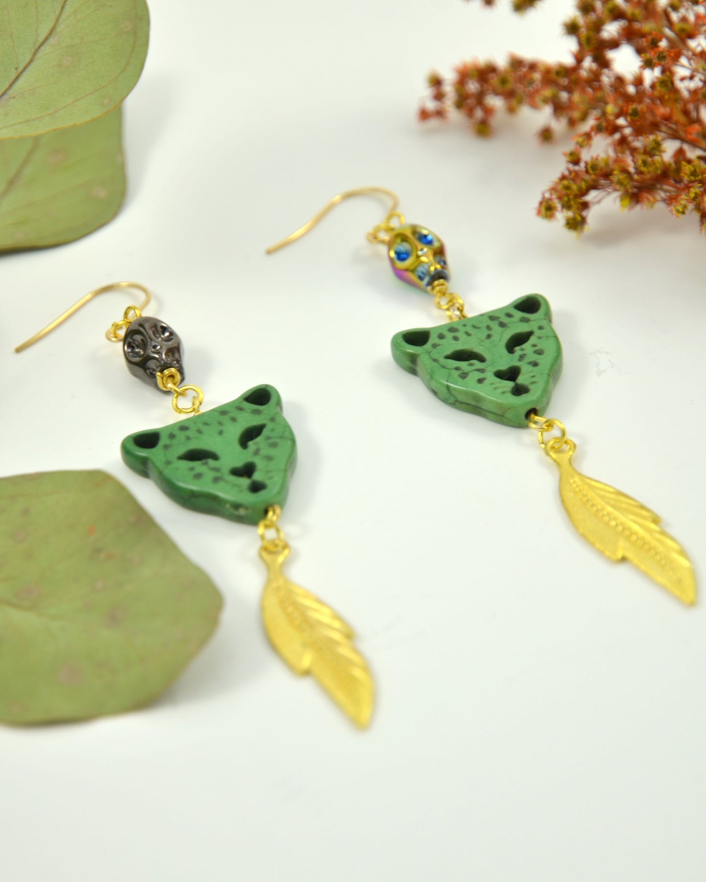 Green Leopard Feather dangling earrings